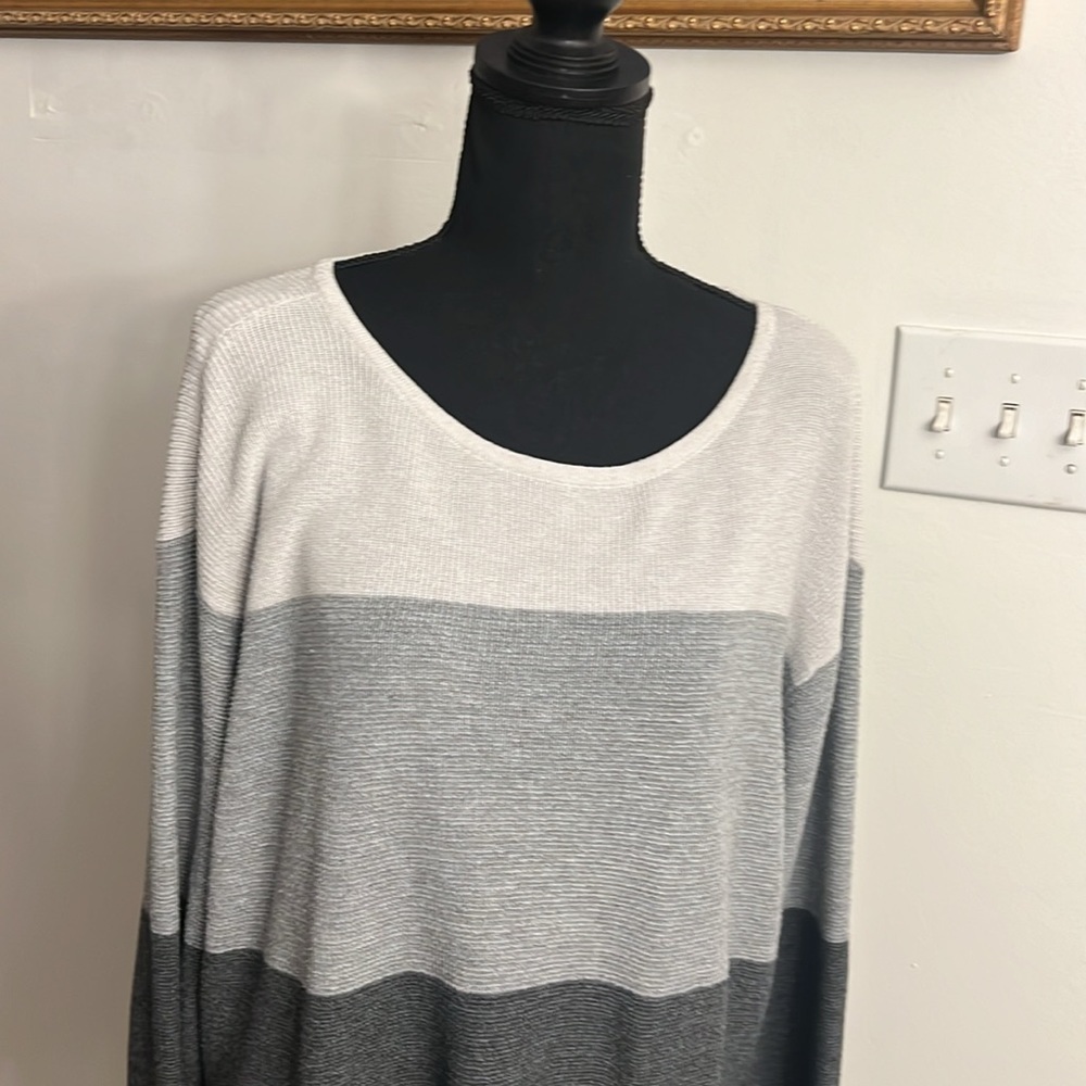 Vince Camuto Plus Size Sweater, Sz. XXL. - Picture 2 of 6